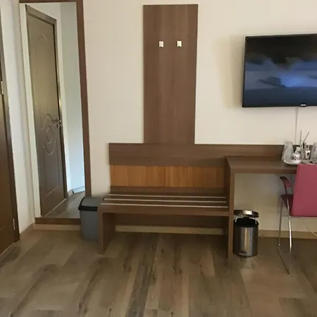 Rora Rose Πανσιόν Βουκουρέστι